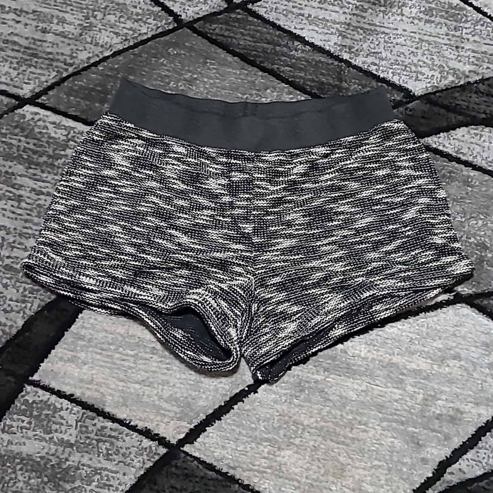 VICTORIA SECRET 2013 CUFFED HEM POCKETS SHORTS